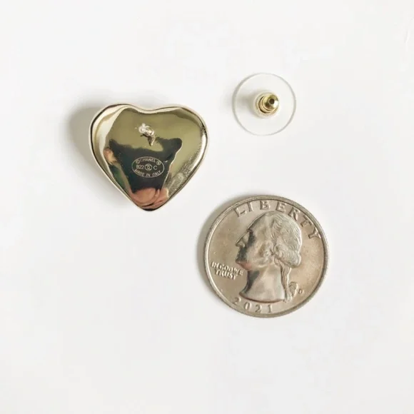 CHANEL 22C AB7530 CC RUNWAY LARGE GOLD PEARLY HEART EARRING - Picture 5 of 8